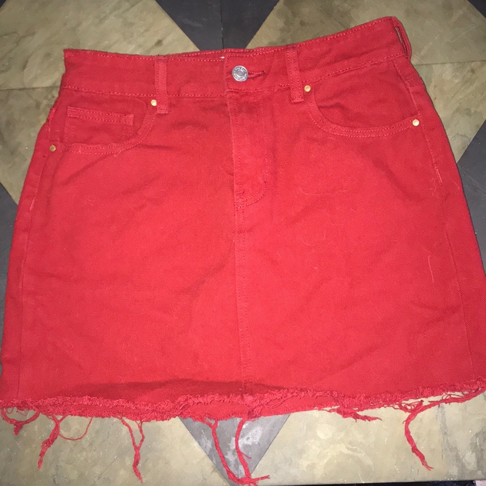 A cute mini red skirt❤️